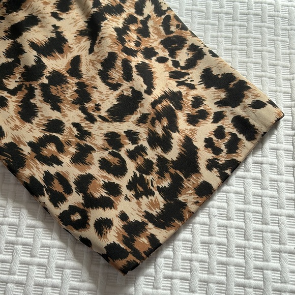 Calvin Klein leopard long chemise with cinch waist. Size M. - Picture 5 of 10